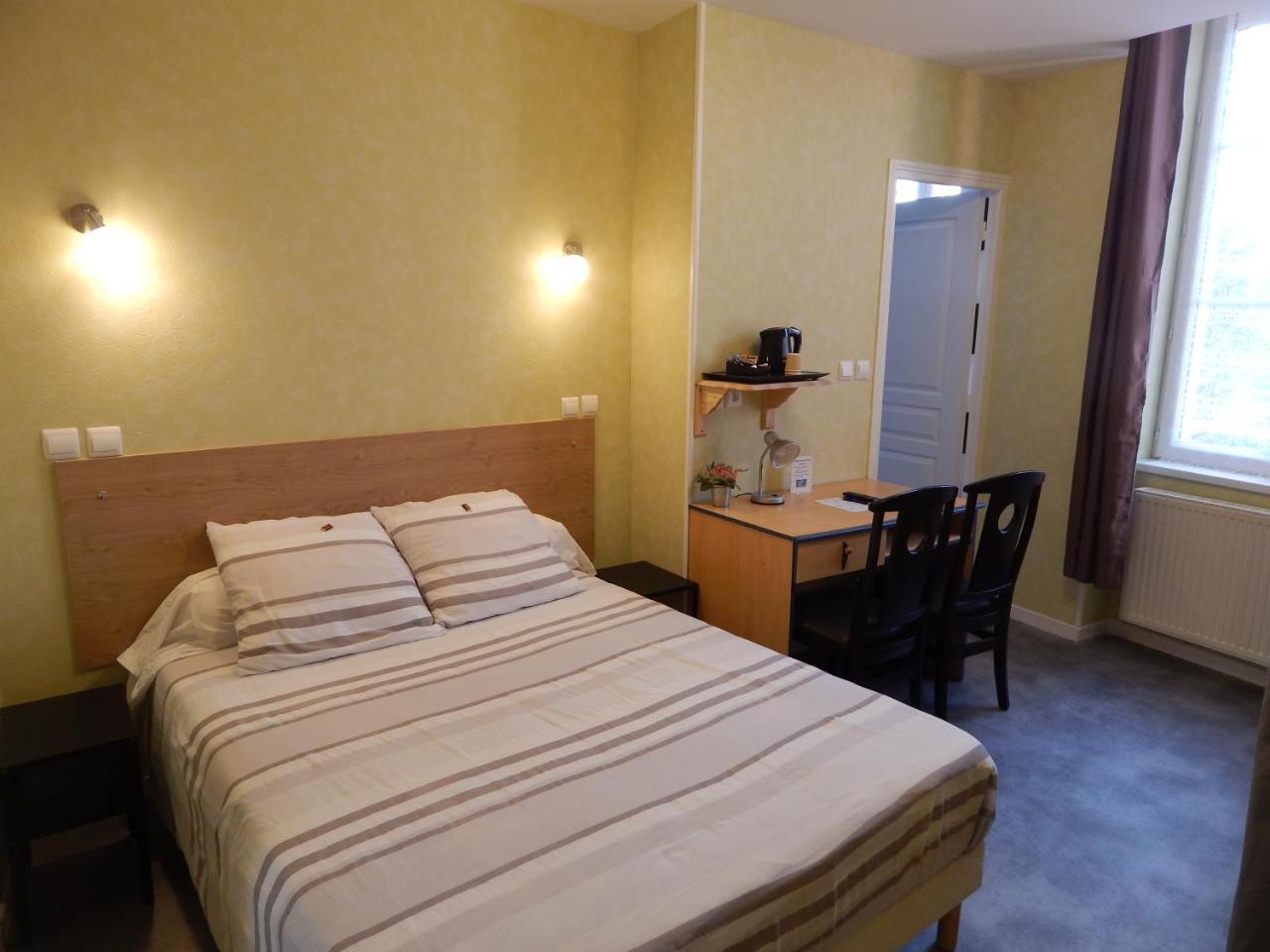 Hotel Le Lion D'Or Ouroux-en-Morvan Esterno foto