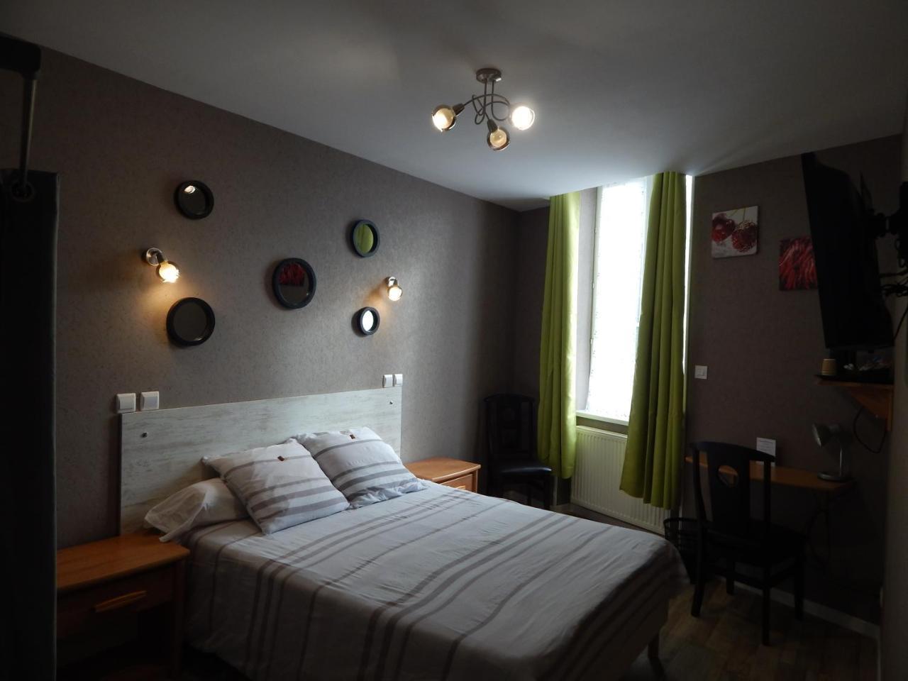 Hotel Le Lion D'Or Ouroux-en-Morvan Esterno foto