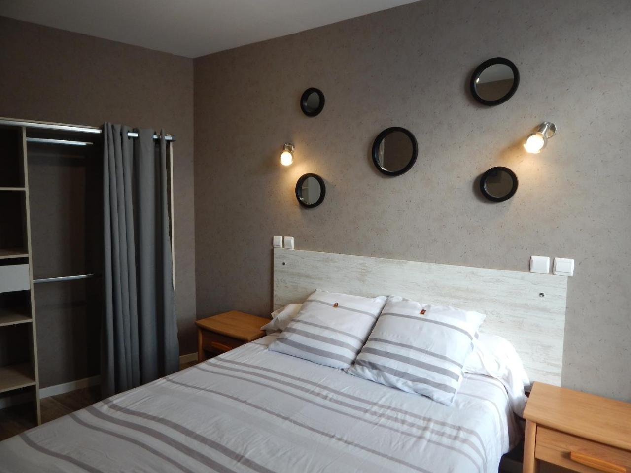 Hotel Le Lion D'Or Ouroux-en-Morvan Esterno foto